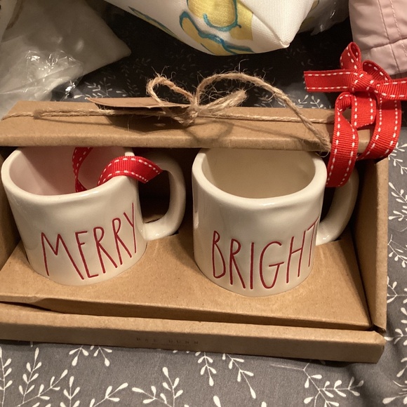 Rae Dunn Merry & Bright. Christmas mugs - Picture 1 of 1
